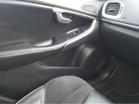 2016 Volvo V40 D2 R-DESIGN ED 5DR thumbnail