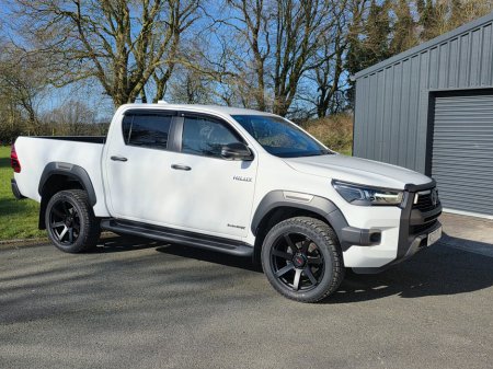 2023 Toyota Hilux - thumbnail 4