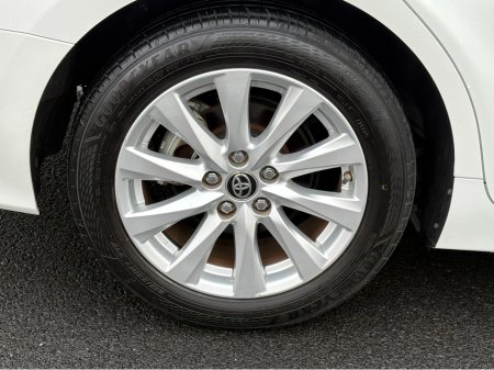 2020 Toyota Camry - thumbnail 9