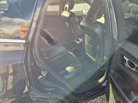 2018 Volvo XC60 2.0 D4 R-DESIGN AWD 5DR A AUTO R-DSGN 190H deposit taken €29,950 thumbnail