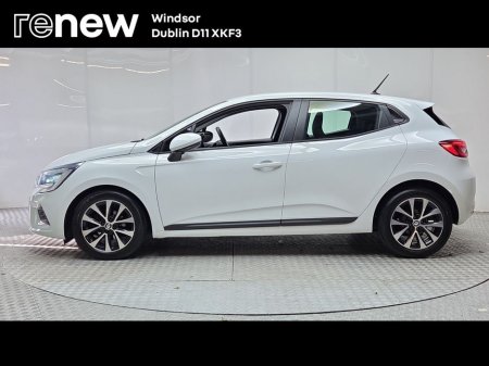 2022 Renault Clio Iconic TCe 90 €15,995 thumbnail