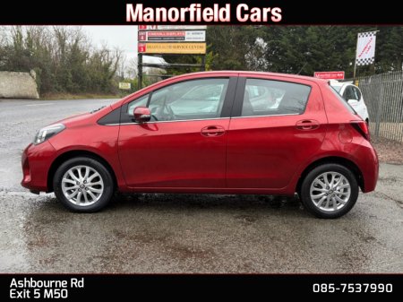 2015 Toyota Yaris SOL 1.33 PETROL 6 SPEED MANUAL 4DR HATCHBACK *ONE OWNER IRISH CAR* *TOP SPEC* *FULL TOYOTA SERVICE HISTORY* *NEW NCT 01/2027* *€200 ROAD TAX* *FINANCE ARRANGED TODAY* €10,450 thumbnail