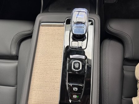 2026 Volvo XC90 - thumbnail 16