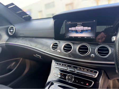 2016 Mercedes-Benz E Class - thumbnail 18