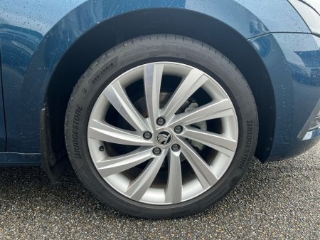 2023 Skoda Octavia - thumbnail 5