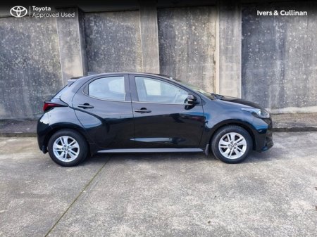 2020 Toyota Yaris - thumbnail 2