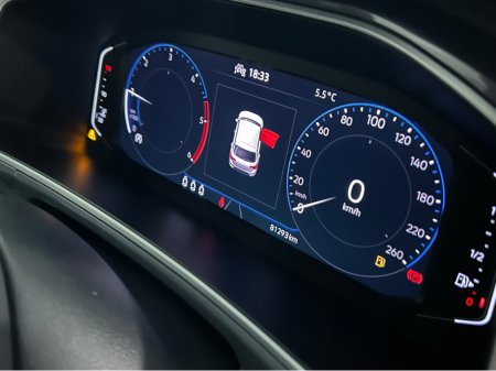 2023 Volkswagen T-Roc STYLE 2.0 TDI MANUAL 6SPEED FWD 116HP €29,950 thumbnail