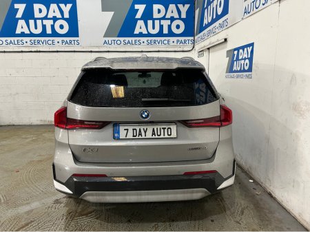 2025 BMW iX1 - thumbnail 6