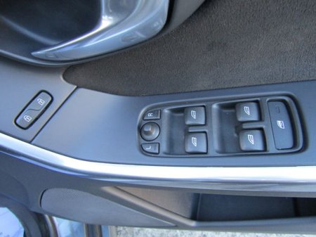 2016 Volvo XC60 2.0 D4 R-design NAV 190BHP 5DR €15,950 thumbnail