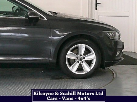 2021 Volkswagen Passat SE NAV TDI S-A DSG thumbnail