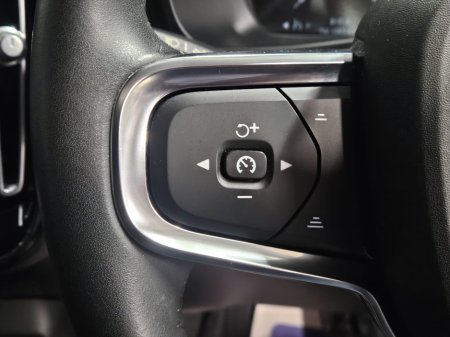 2021 Volvo XC40  €26,950 thumbnail