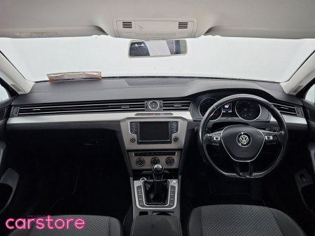 2017 Volkswagen Passat - thumbnail 11