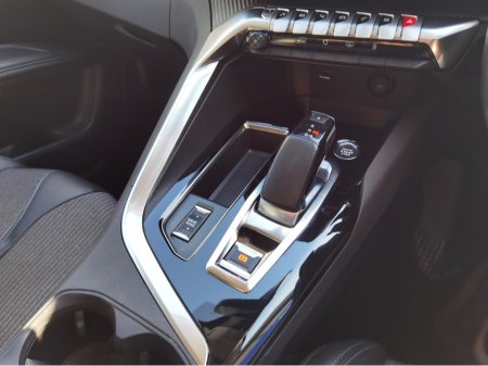 2022 Peugeot 3008 - thumbnail 17