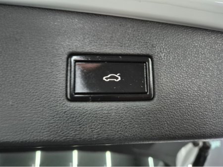 2018 Volkswagen Tiguan CL 2.0 TDI MANUAL 6SPEED FWD 150HP 5DR €19,950 thumbnail