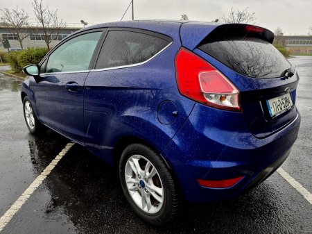 2017 Ford Fiesta - thumbnail 2