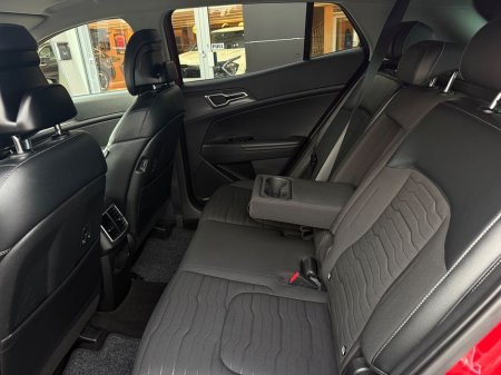 2023 Kia Sportage Manual 5DR €32,500 thumbnail