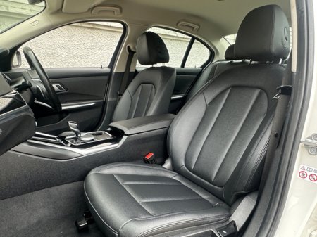 2021 BMW 3 Series - thumbnail 11