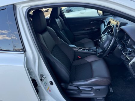 2017 Toyota C-HR - thumbnail 23