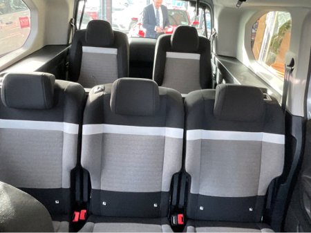 2026 Citroen Berlingo Multispace PLUS LWB BLUE HDI EAT8 AUTOMATIC 7 SEATS €47,000 thumbnail