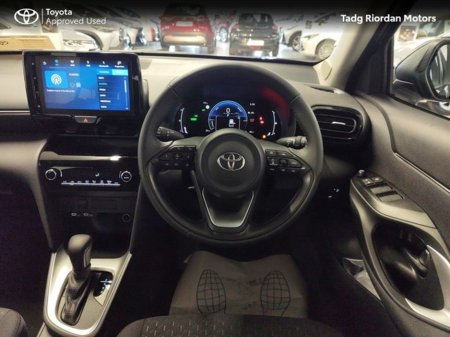 2025 Toyota Yaris Cross LUNA €30,950 thumbnail