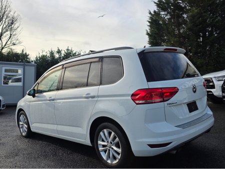 2016 Volkswagen Touran ( 162 REG ) 1.4 TSI 7 SEATER CARPLAY ANDROID AUTO LARGE TOUCH SCREEN - SPECIALISING IN IMPORTS OF GERMAN AUTOMATIC HI SPEC €16,950 thumbnail