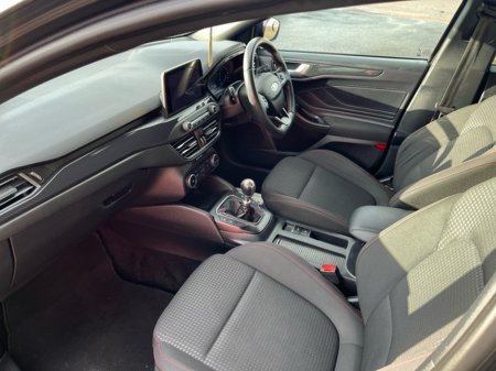 2021 Ford Focus - thumbnail 6