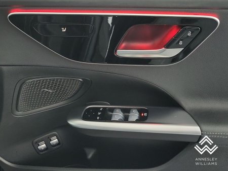 2025 Mercedes-Benz C Class - thumbnail 22