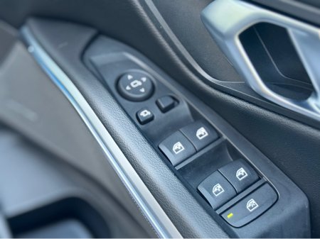 2024 BMW 3 Series - thumbnail 14