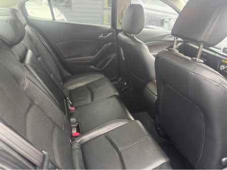 2017 Mazda Mazda3 2.2 D 150PS PLATINUM 4DR €8,950 thumbnail