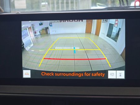 2023 Toyota Prius - thumbnail 11