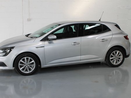2017 Renault Megane Dynamique NAV DCI 110 4DR €12,999