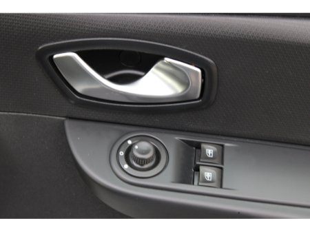 2017 Renault Clio - thumbnail 12