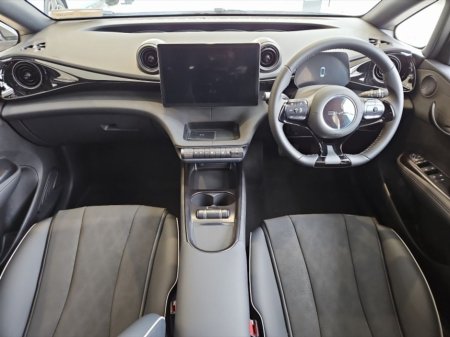 2026 BYD Dolphin Comfort 60.4kWh 427km HEAT PUMP INCLUDED €33,769 thumbnail