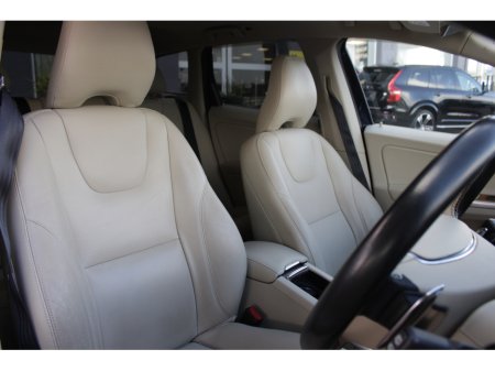 2017 Volvo XC60 - thumbnail 11