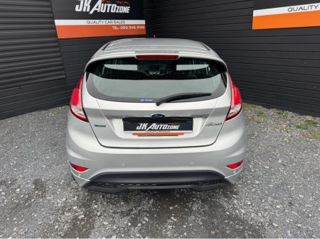 2014 Ford Fiesta - thumbnail 5