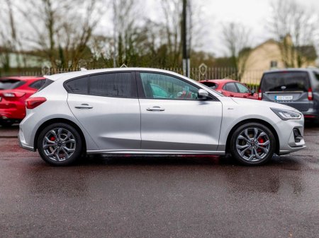 2023 Ford Focus 2023 Ford Focus Silver 1.0L EcoBoost 125PS ST-Line thumbnail
