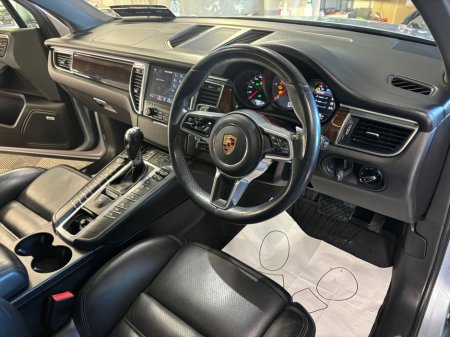 2017 Porsche Macan Macan S Diesel PDK €33,950 thumbnail