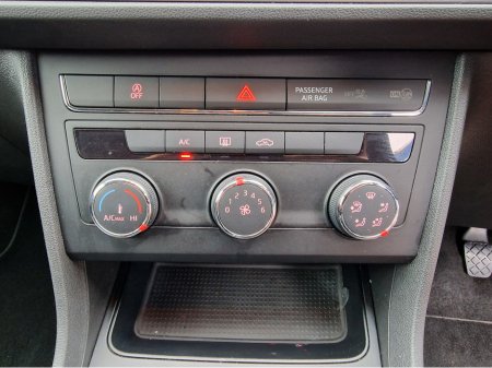 2017 SEAT Leon SE TECHNOLOGY-1.2 PETROL-LOW MILES €13,950 thumbnail