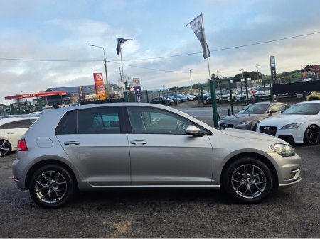 2019 Volkswagen Golf 1.2 TSI COMFORTLINE VIRTUAL COCKPIT - NAVIGATION -CARPLAY ANDROID AUTO - REVERSING CAMERA - LOW ROAD TAX BAND €18,750 thumbnail