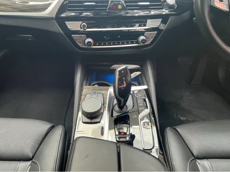 2020 BMW 5 Series - thumbnail 21