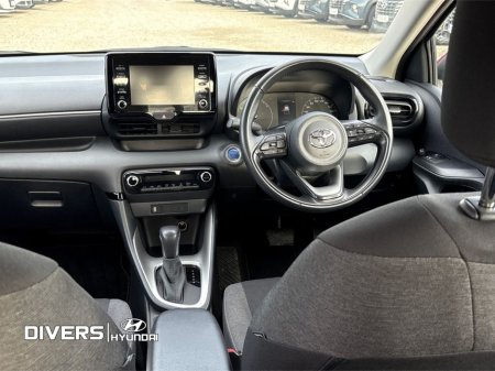 2022 Toyota Yaris - thumbnail 10