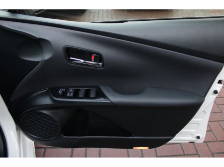 2020 Toyota Prius 2020 TOYOTA PRFIUS €19,950 thumbnail