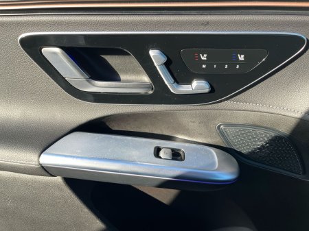 2024 Mercedes-Benz EQE - thumbnail 17