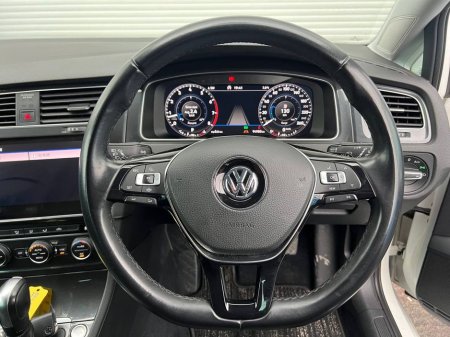 2020 Volkswagen Golf VARIANT 1.2 TSI * HUGE SPEC * // APPLE CARPLAY/ANDROID AUTO // 360 PARKING SENSORS // DIGITAL CLUSTER €19,950 thumbnail
