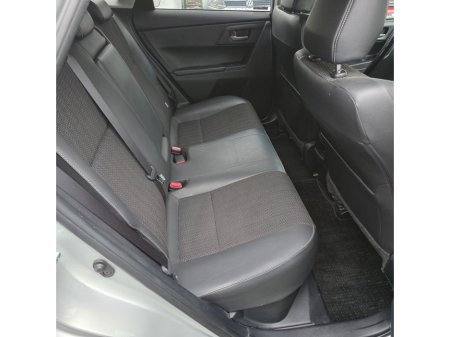 2017 Toyota Auris Hybrid €15,950 thumbnail