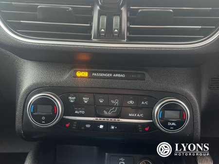 2019 Ford Focus - thumbnail 10