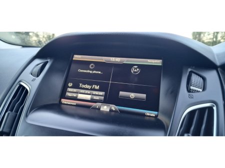 2016 Ford Focus - thumbnail 17