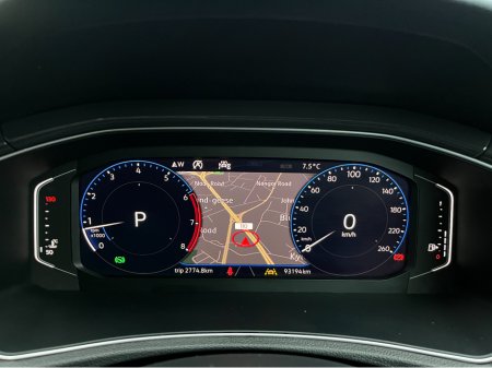 2020 Volkswagen T-Roc SPORT AUTOMATIC 1.5 PETROL //HIGH SPEC//PANORAMIC GLASS ROOF//SAT NAV//KEYLESS ENTRY// thumbnail