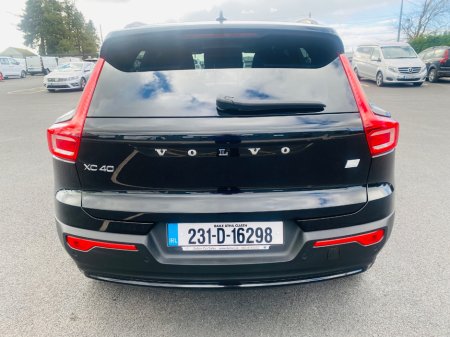 2023 Volvo XC40 - thumbnail 7