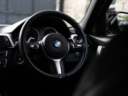 2013 BMW 3 Series - thumbnail 17